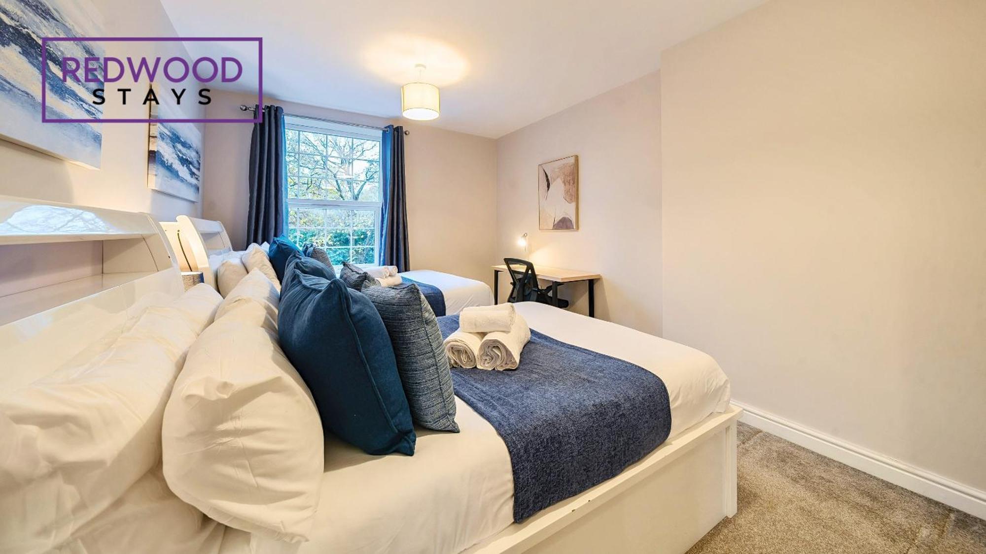 Newly Refurbished Spacious Serviced Apartment For Contractors And Families, Free Wifi & Netflix By Redwood Stays Фарнборо Экстерьер фото