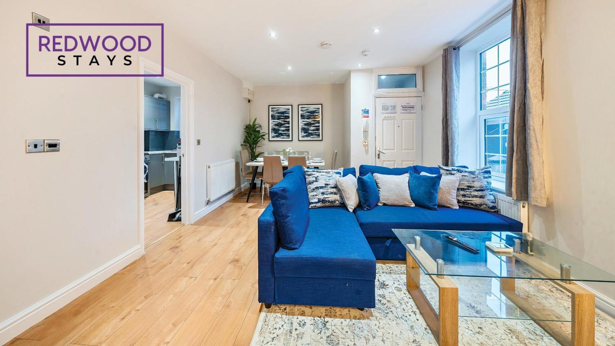 Newly Refurbished Spacious Serviced Apartment For Contractors And Families, Free Wifi & Netflix By Redwood Stays Фарнборо Экстерьер фото